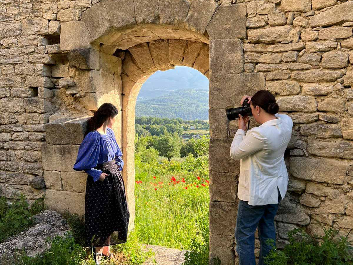 The Photographer Jamie Beck and the actress Louise Pascale in Provence