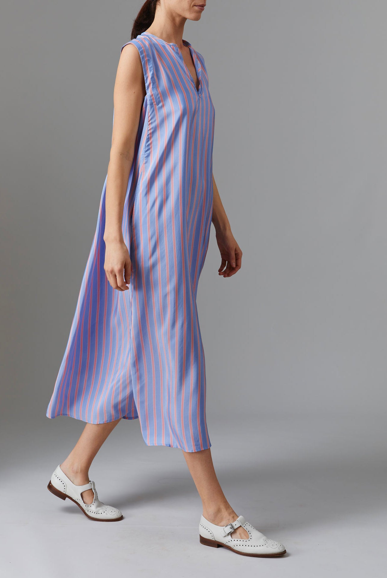 Side view of Apolonia Kaftan - Heaven Blue/Pink Silk Road Stripes I Thierry Colson