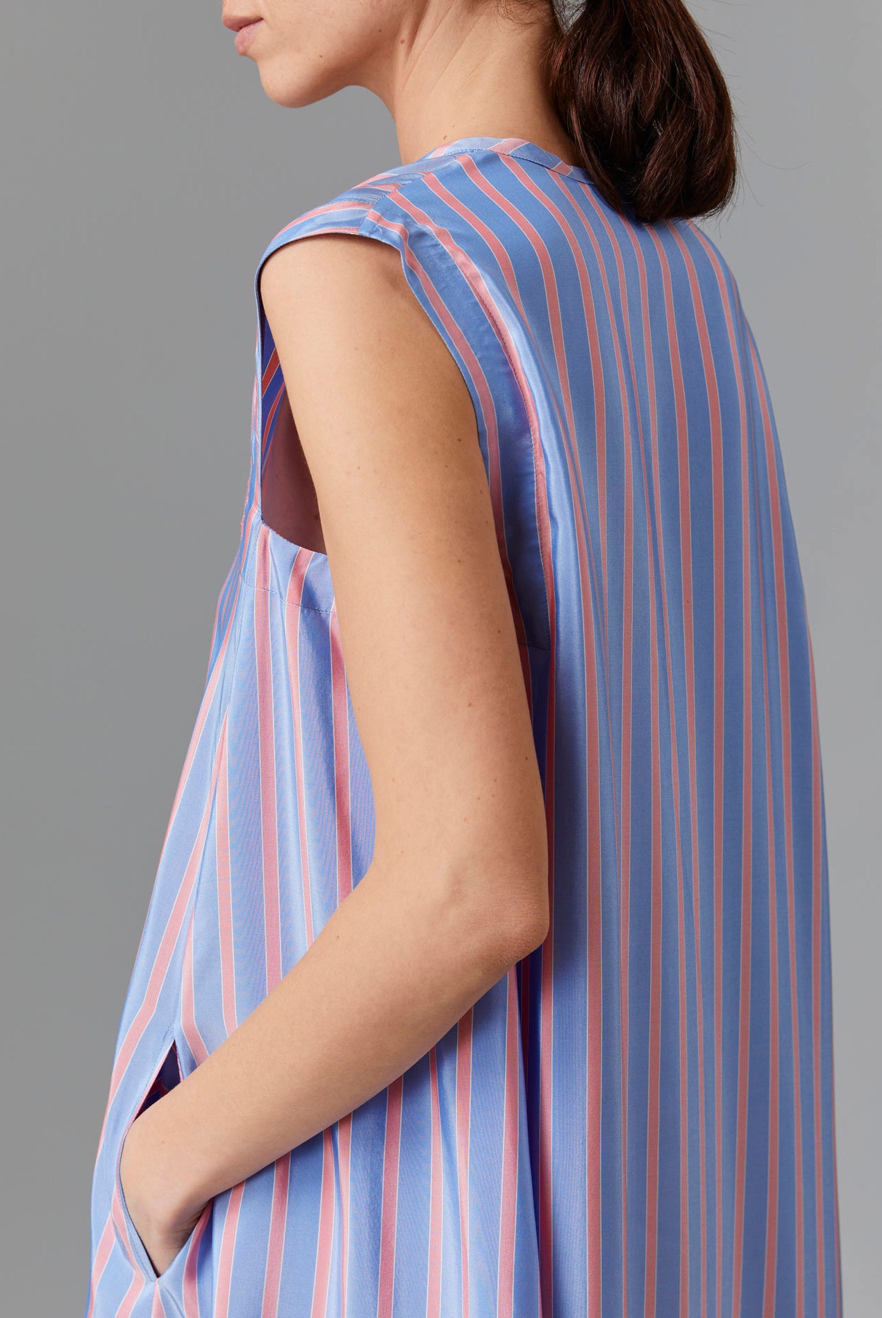 Detail of Apolonia Kaftan - Heaven Blue/Pink Silk Road Stripes I Thierry Colson