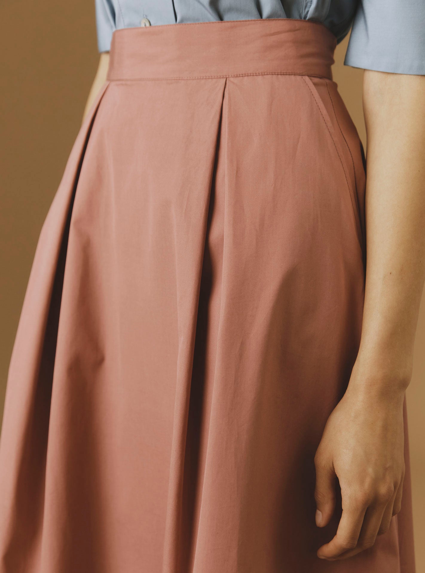 Detail - Wynona rosewood plain poplin cotton skirt by Thierry Colson