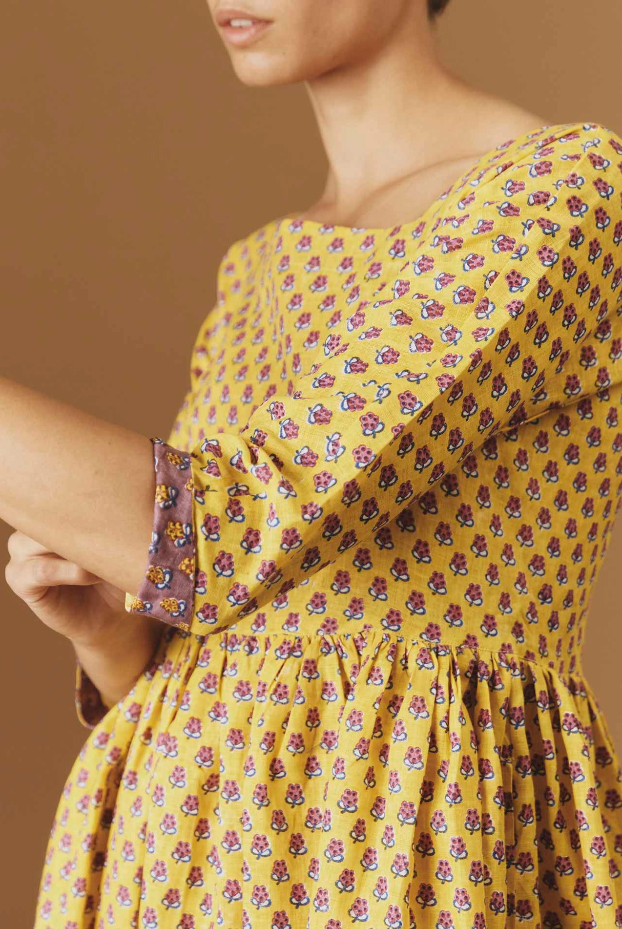 Yellow magenta dress Amalia - Thierry Colson - Pre Spring 2024 - Provencal Mignardise theme - three-quarters sleeves detail