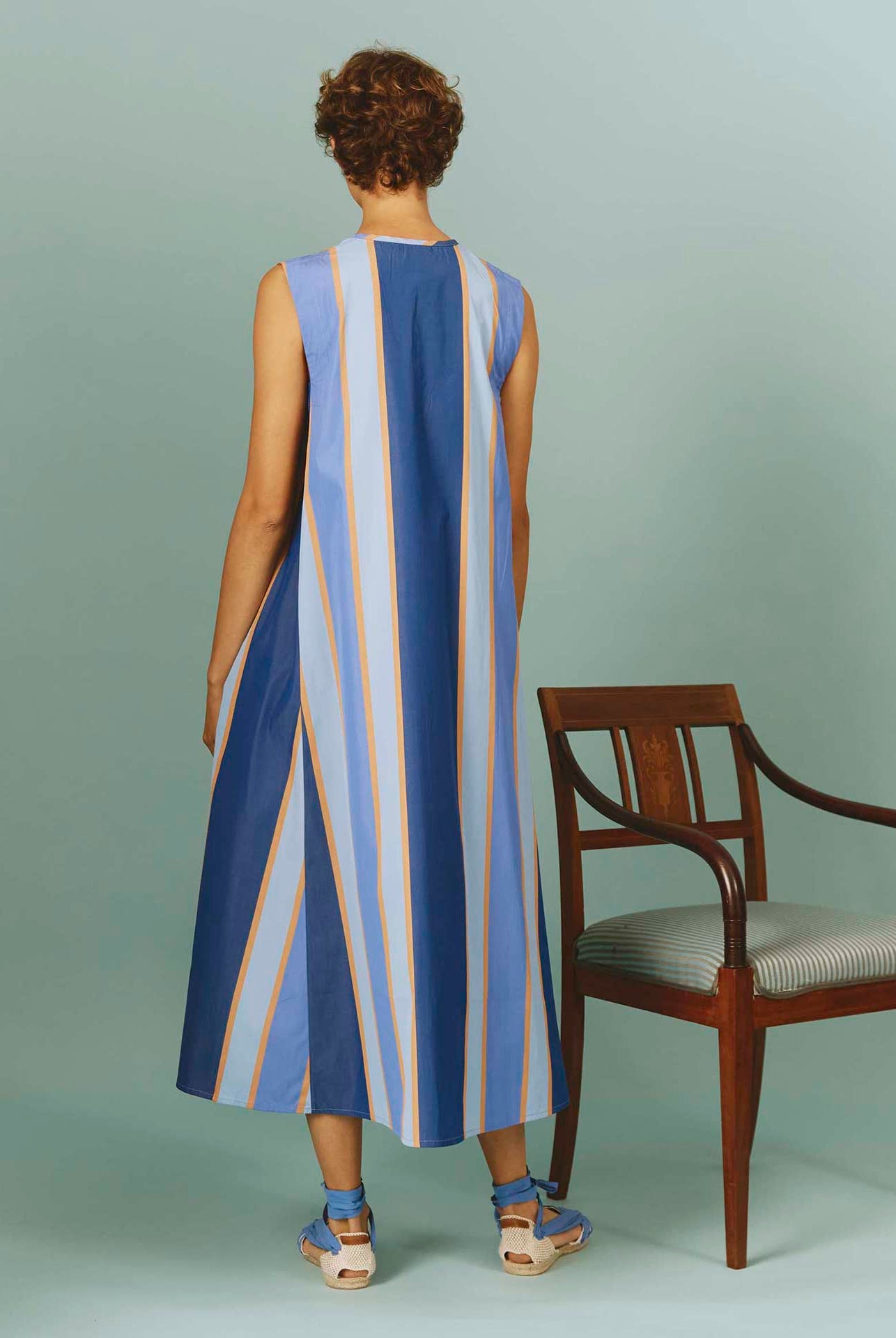 Back view of Apolonia Kaftan: Samarkand Stripes - Blue/Arancio | Spring/Summer 2024 by Thierry Colson