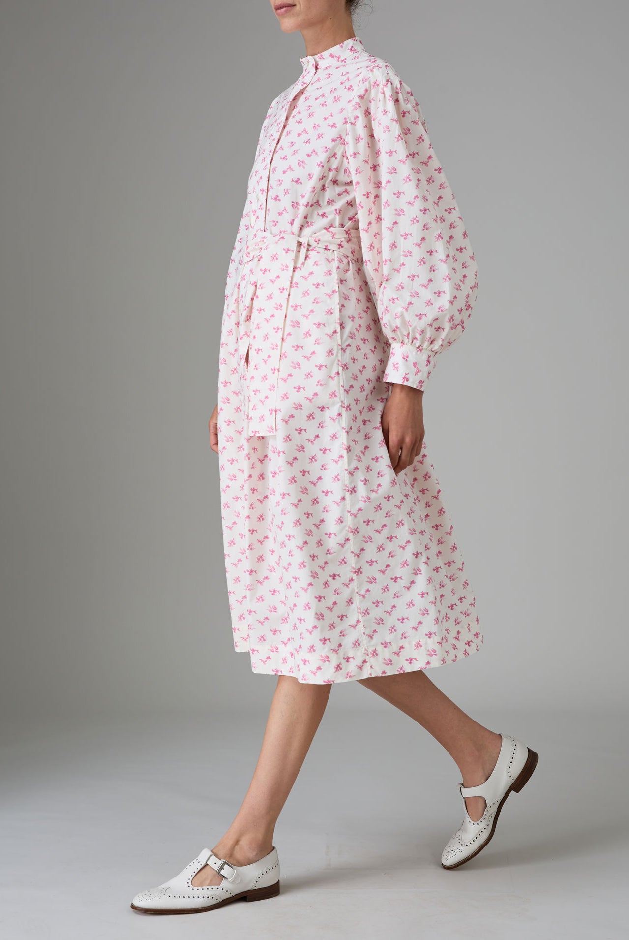 Side view with belt of Yvonne Midi Dress Stuart-Inspired Sleeves Cottage Print Old Rose Hue by Thierry Colson