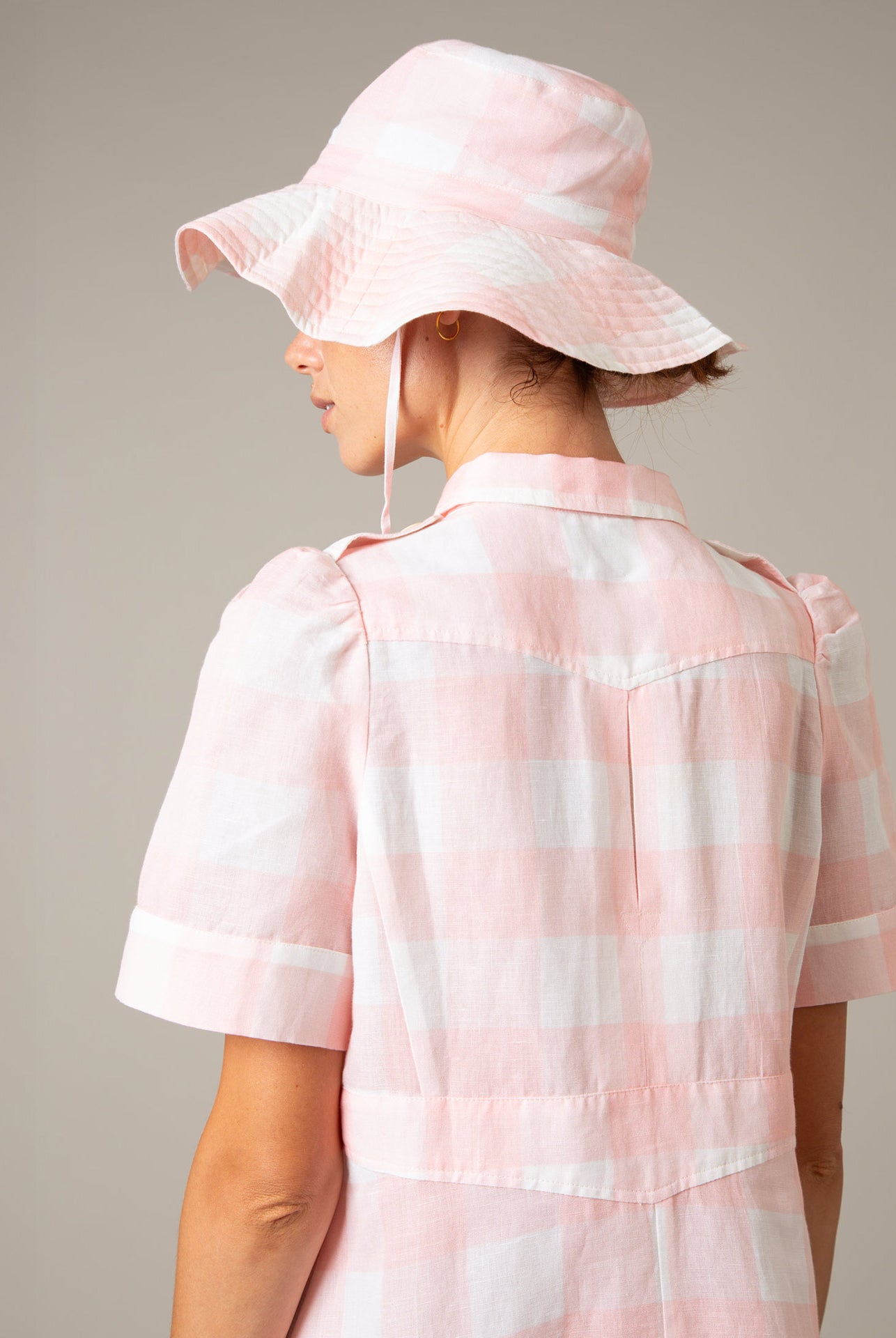 Back detail of Boa Mini Dress in Pink Vichy by Thierry Colson – Linen Summer Dress