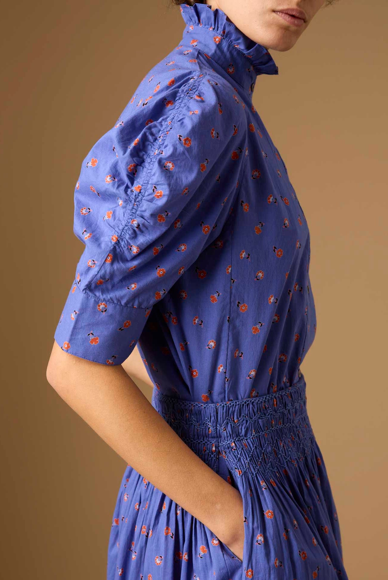 Side sleeve detail view of Vita blue blouse from Pre Spring 2024 by Thierry Colson