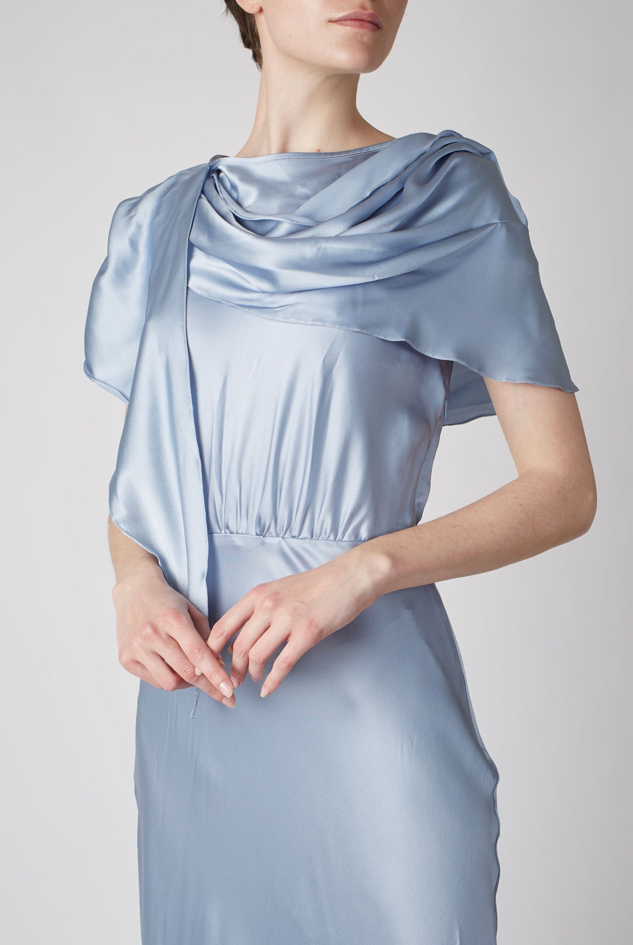 Zoom on the collar of Whitney Silver Blue Silk Dress by Thierry Colson