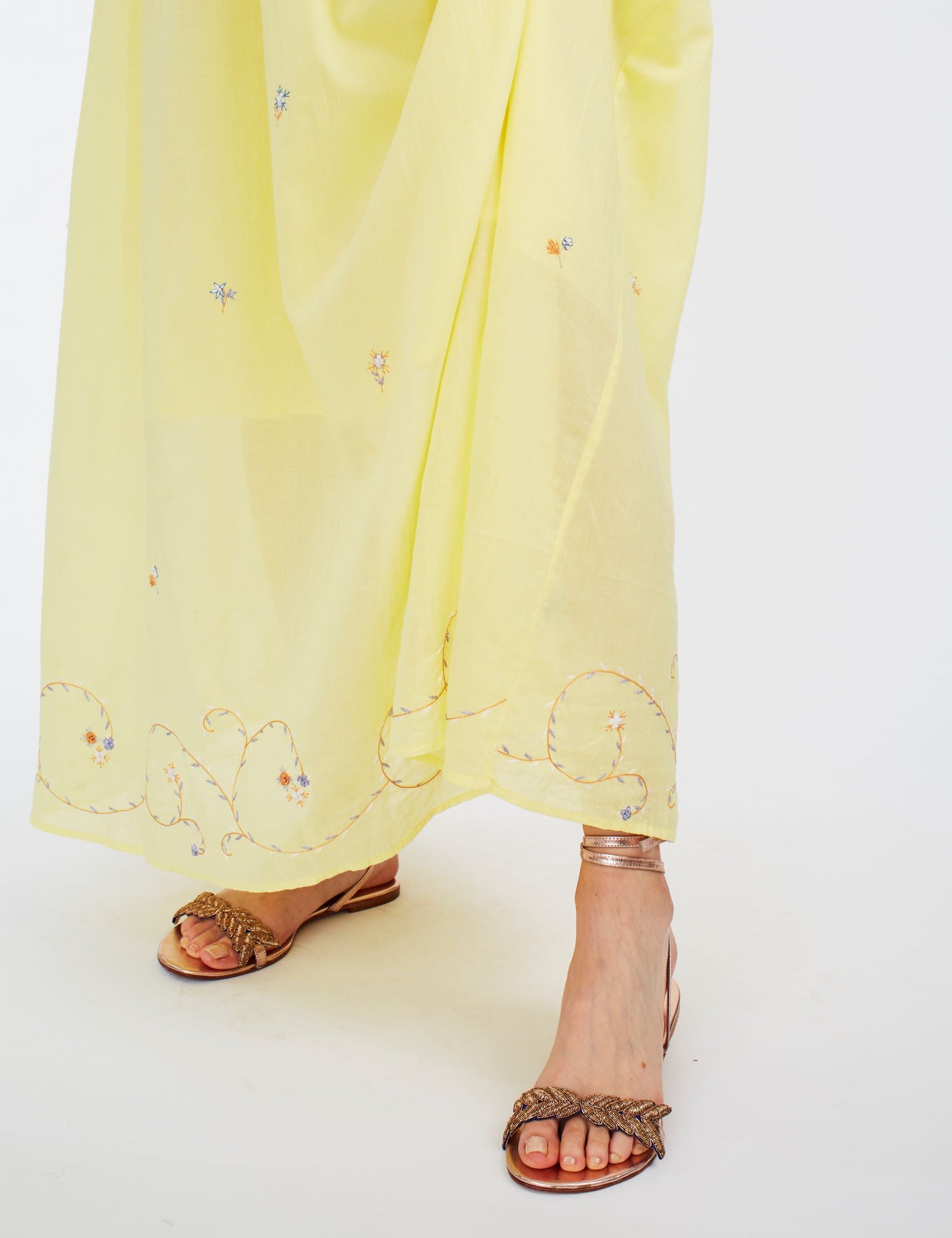 Detail Botton embroidered of Venus Boudoir Sweet Lemon Dress by Thierry Colson