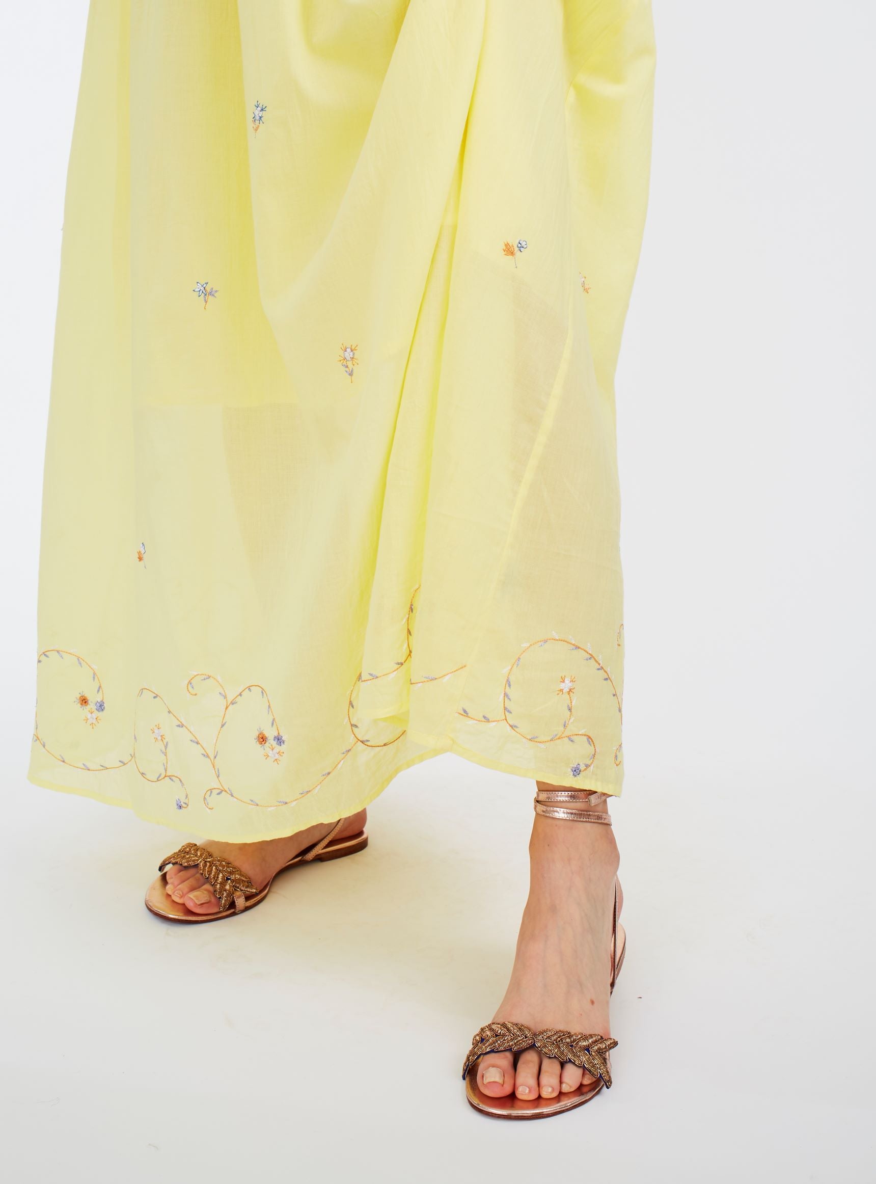 Detail Botton embroidered of Venus Boudoir Sweet Lemon Dress by Thierry Colson