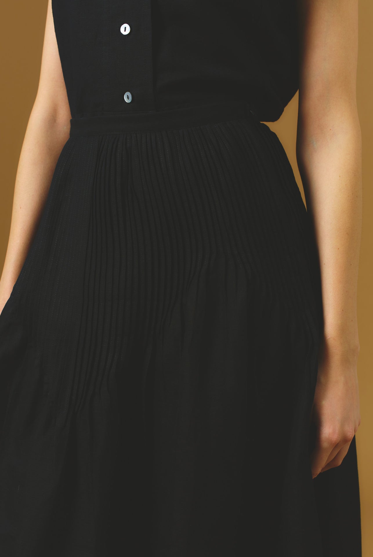 Detail front view of Verde Barocco Scallops Black Skirt by Thierry Colson