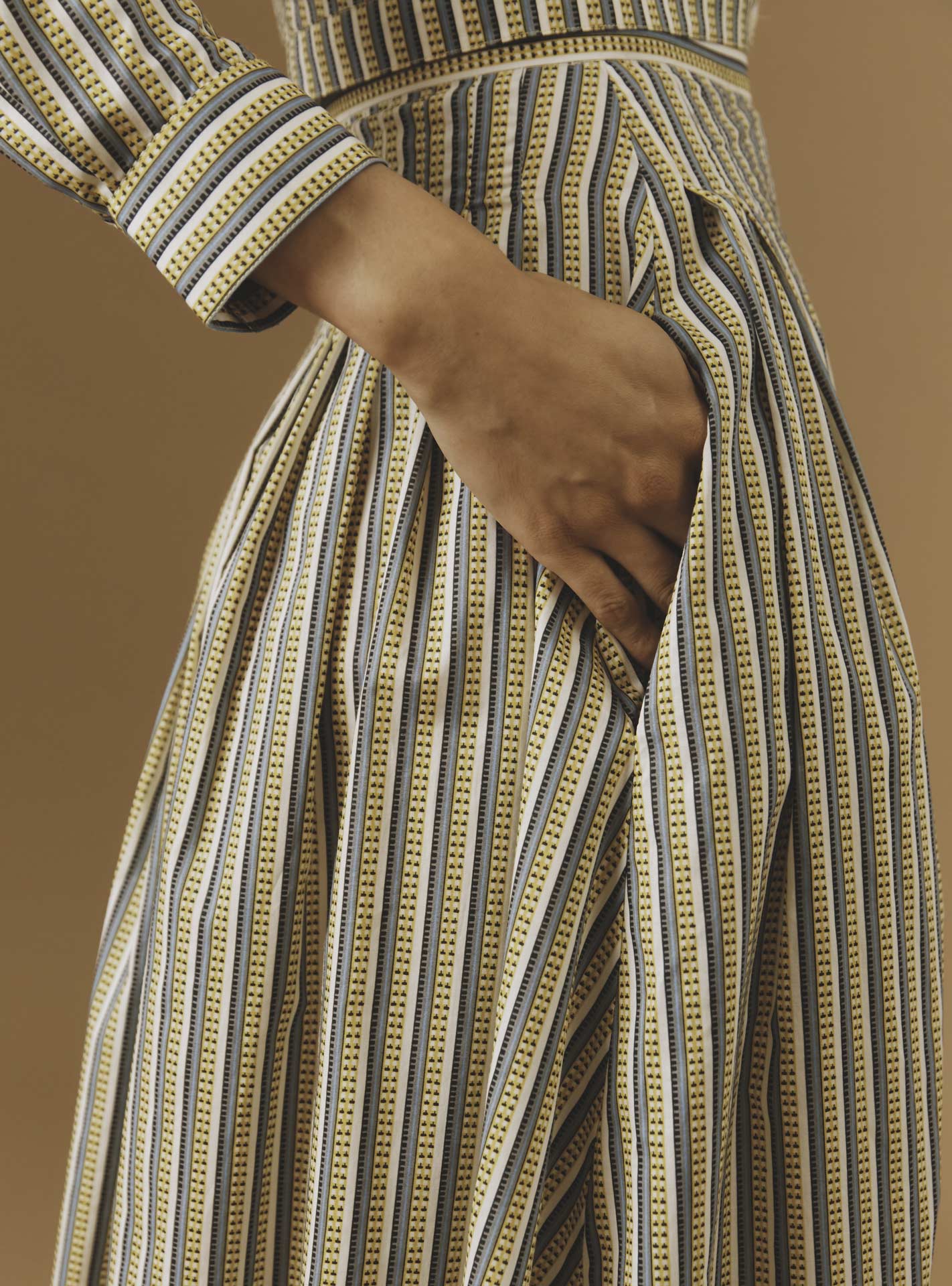 Detail pocket of ZAZOU Yellow striped Cotton Skirt - Thierry Colson