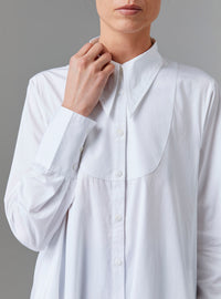 Close up view of Alceste off white Dress - Topstitching Poplin by Thierry Colson