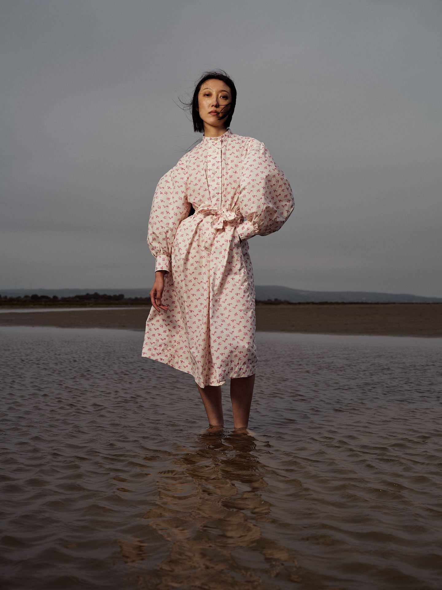 Photo Lookbook Yvonne Midi Dress Stuart-Inspired Sleeves Cottage Print Old Rose Hue by Thierry Colson - © Stéphane Gautronneau