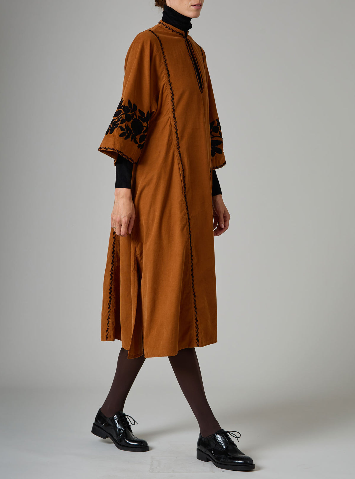 Rachel Midi Kaftan - Balkanic Embroidery - Noisette / Black