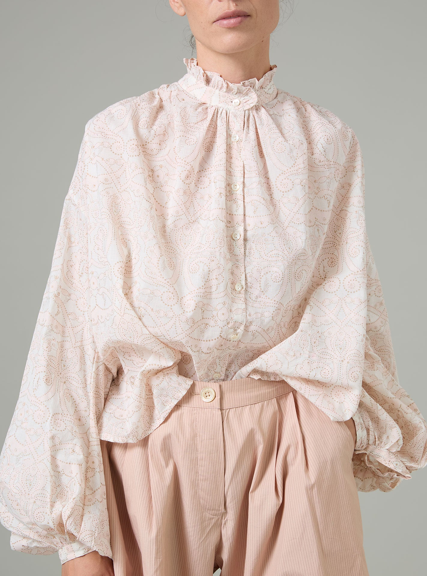 （新品未使用タグ付）LOHEN CUT OFF BALLOON BLOUSE BALLOON SLEEVE BLOUSE - DARK NAVY — MIJEONG PARK - LA based