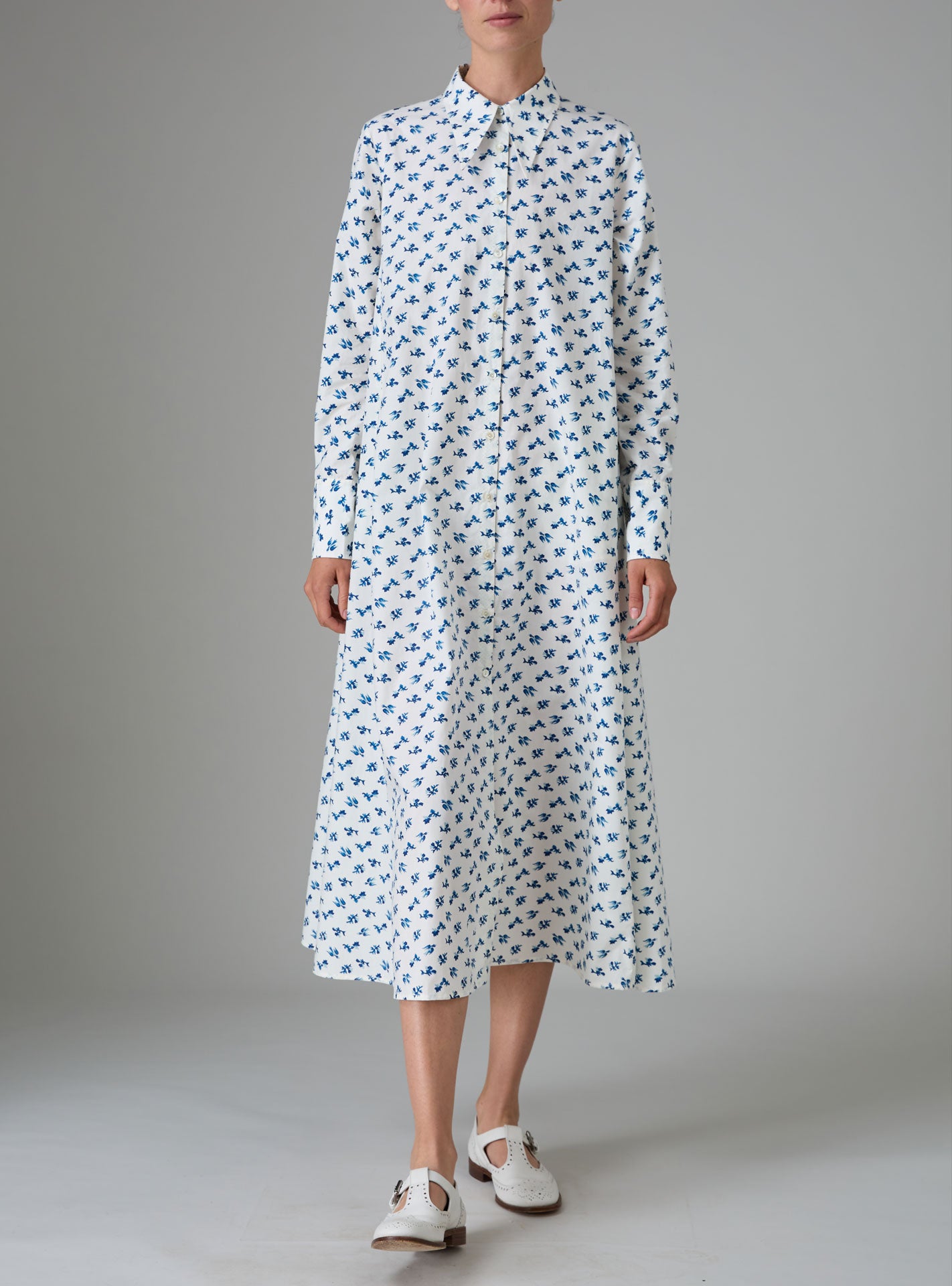 Front view without belt of Alceste Shirt Dress Hand Block-Printed Delft Blue Kaftan Style by Thierry Colson