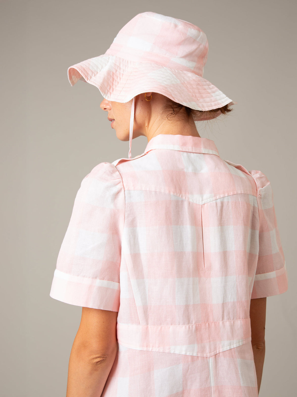 Back detail of Boa Mini Dress in Pink Vichy by Thierry Colson – Linen Summer Dress