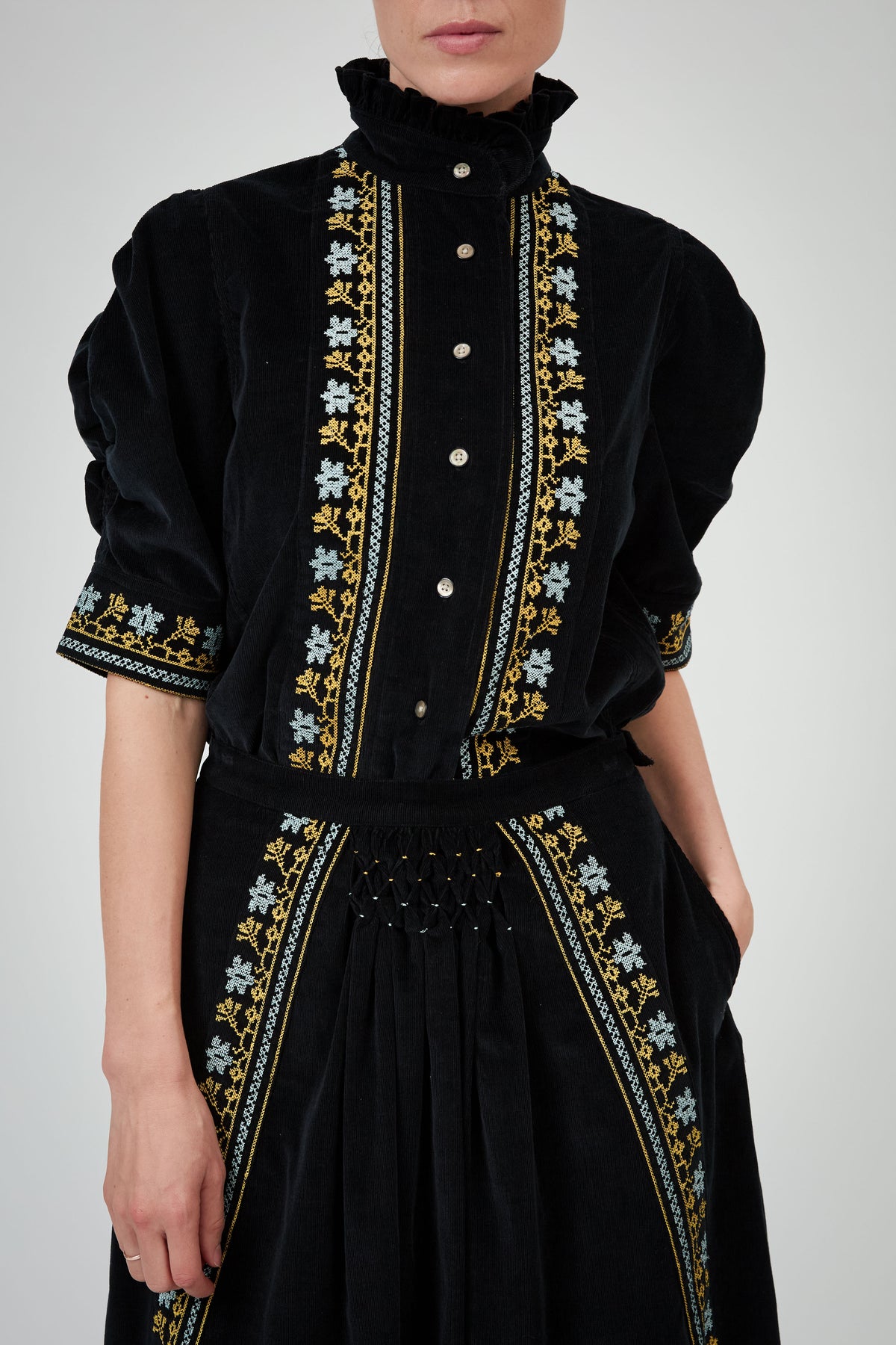 Vita Short Sleeves Shirt - Black - Embroidered Corduroy