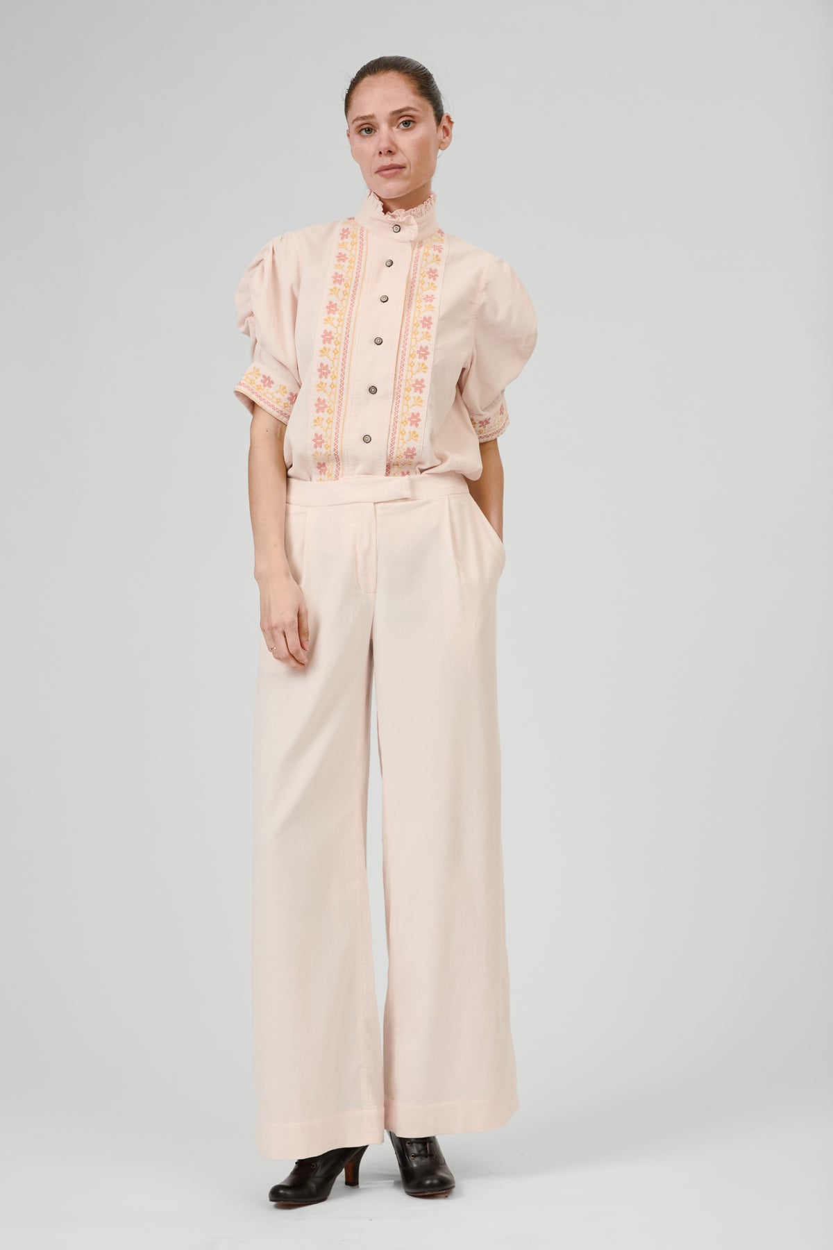 Vita Short Sleeves Shirt - Peony Pink - Embroidered Corduroy