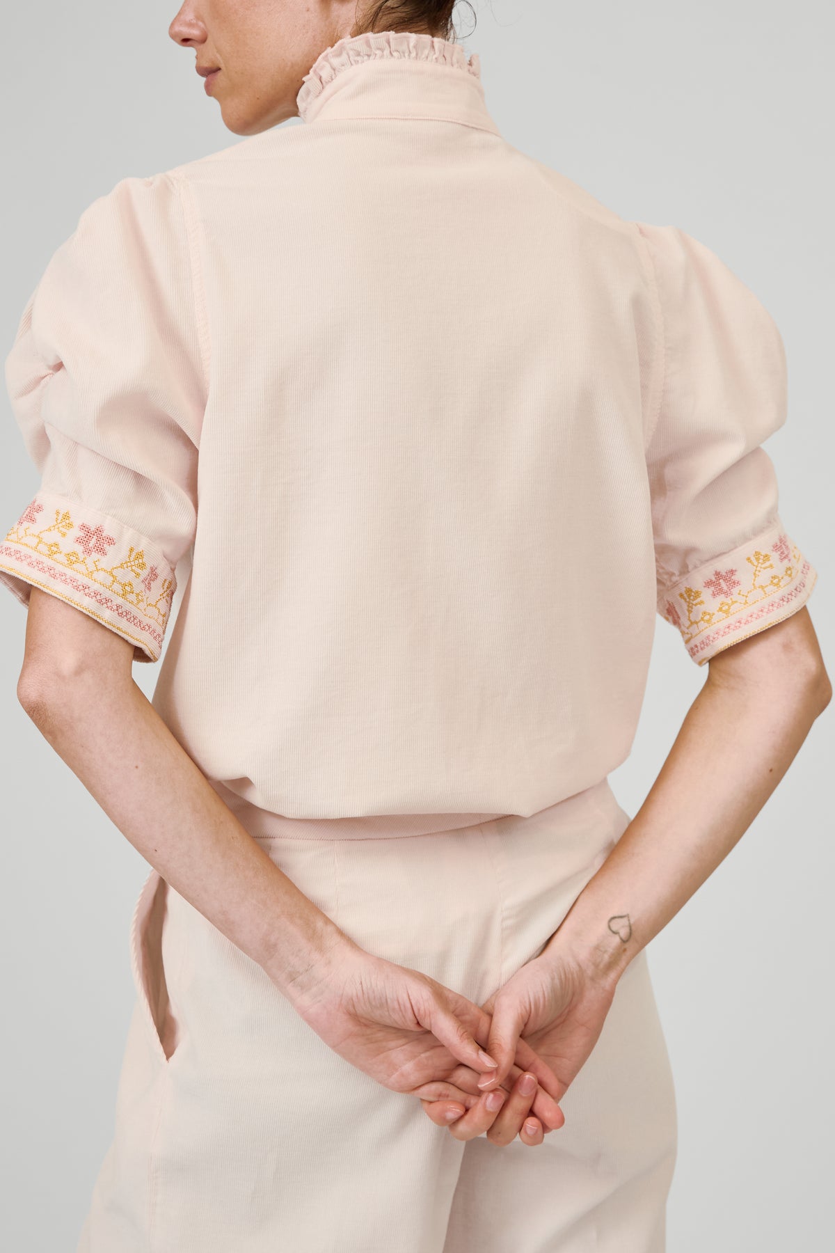 Vita Short Sleeves Shirt - Peony Pink - Embroidered Corduroy