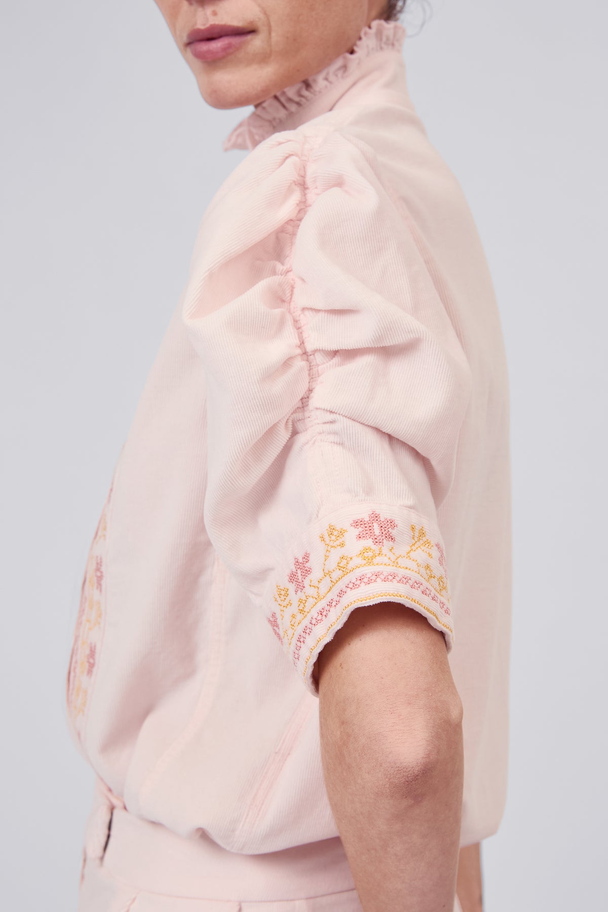 Vita Short Sleeves Shirt - Peony Pink - Embroidered Corduroy