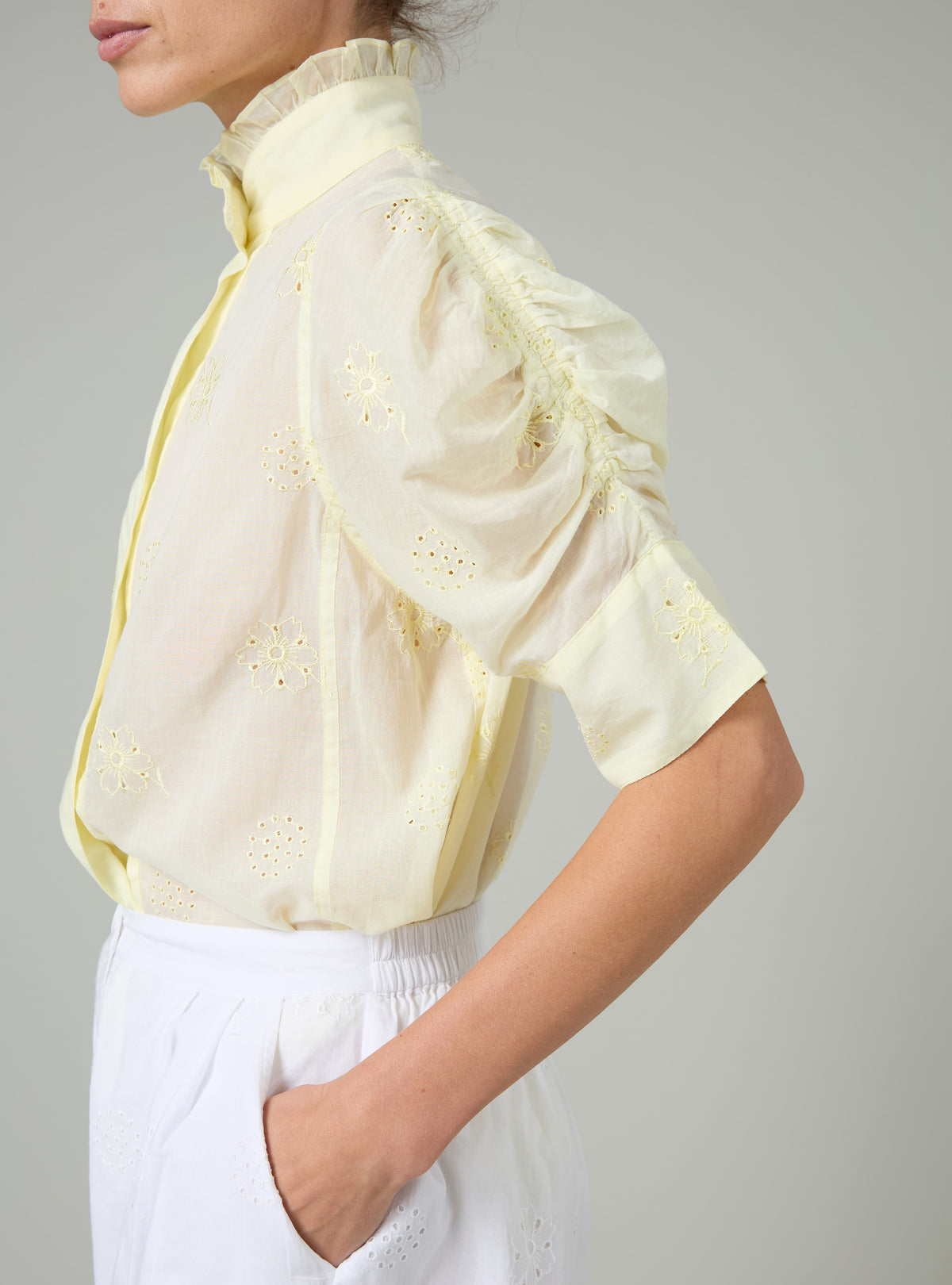 Vita Blouse - Tender Yellow - Floral Eyelet