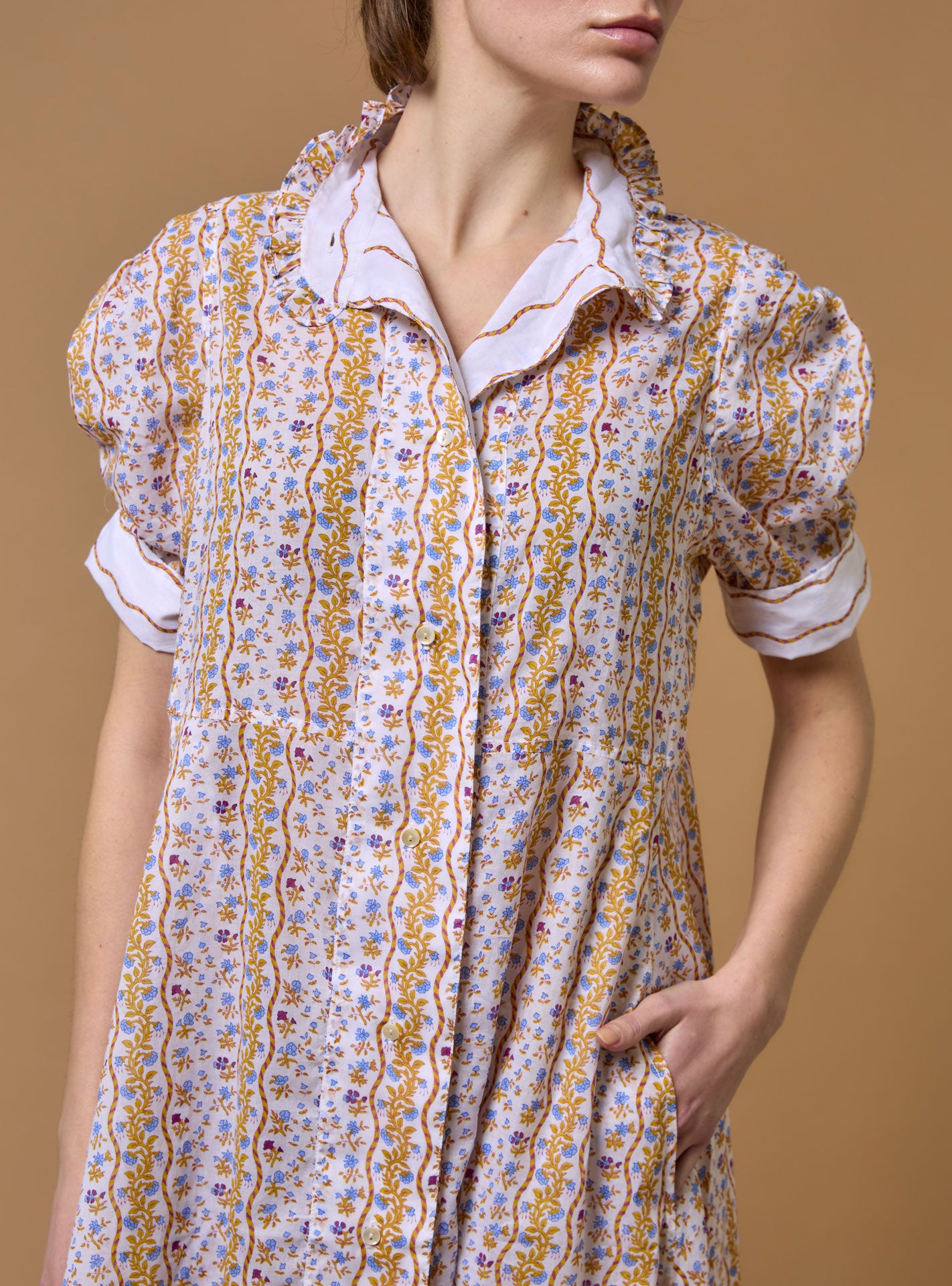 Close up - Venetia Mustard Dress - Liselund Print - Thierry Colson
